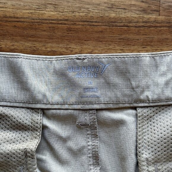Old Navy Men's Active Go-Dry Cool Stretch Tech Beige Shorts Sz 33 Outdoor Travel - Picture 6 of 7